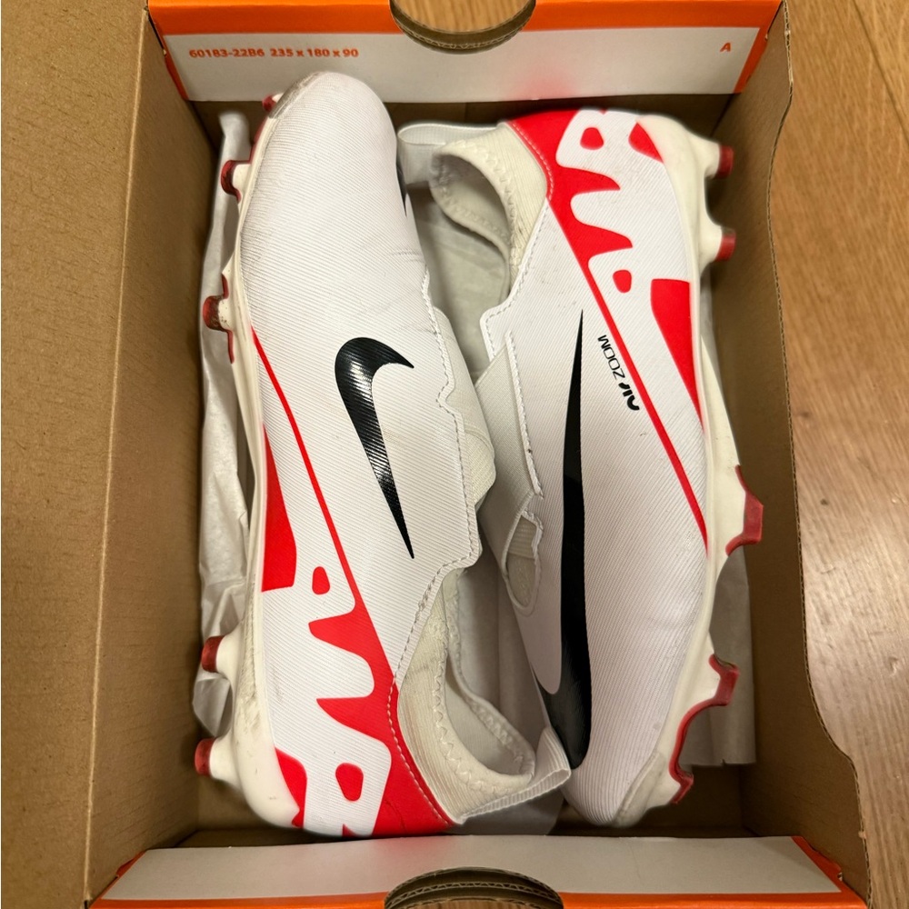 Nike Kids Zoom Vapor 15 Academy soccer cleats, size 2